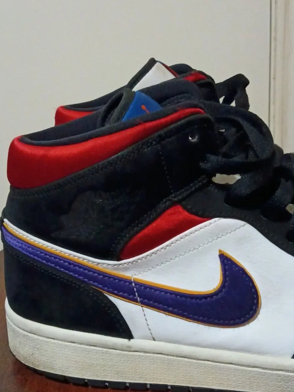 852542-005 Nike Air Jordan 1 Mid Lakers Top 3 Purple White Red Blue Men's Sz 10
